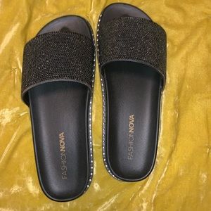 Fashion Nova slides size 7